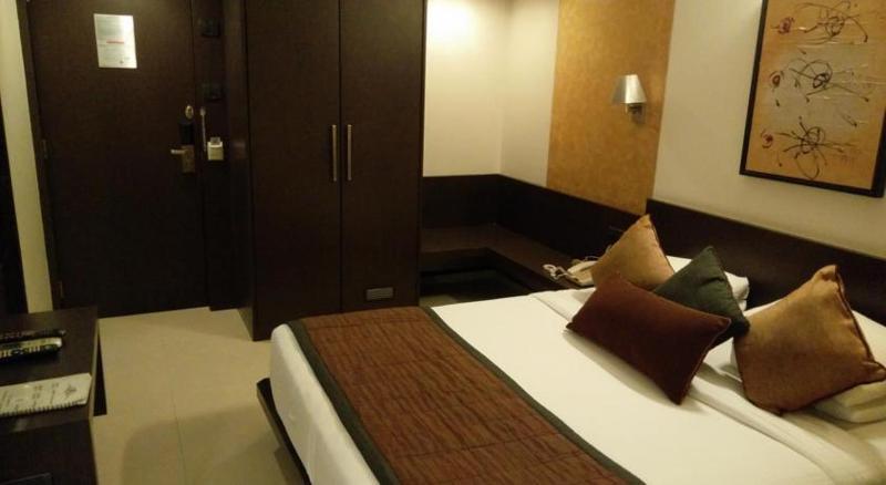 Hotel Silver Inn Mumbai Exteriör bild
