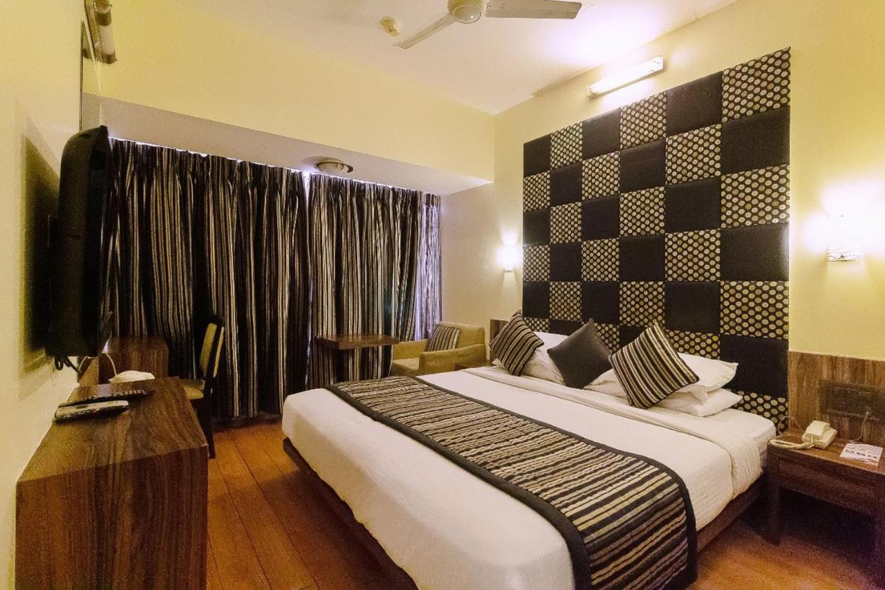Hotel Silver Inn Mumbai Exteriör bild