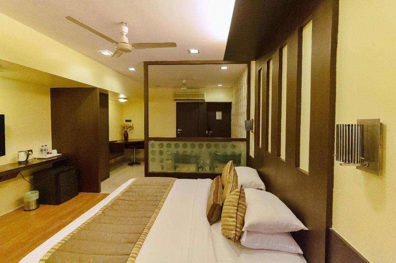 Hotel Silver Inn Mumbai Exteriör bild