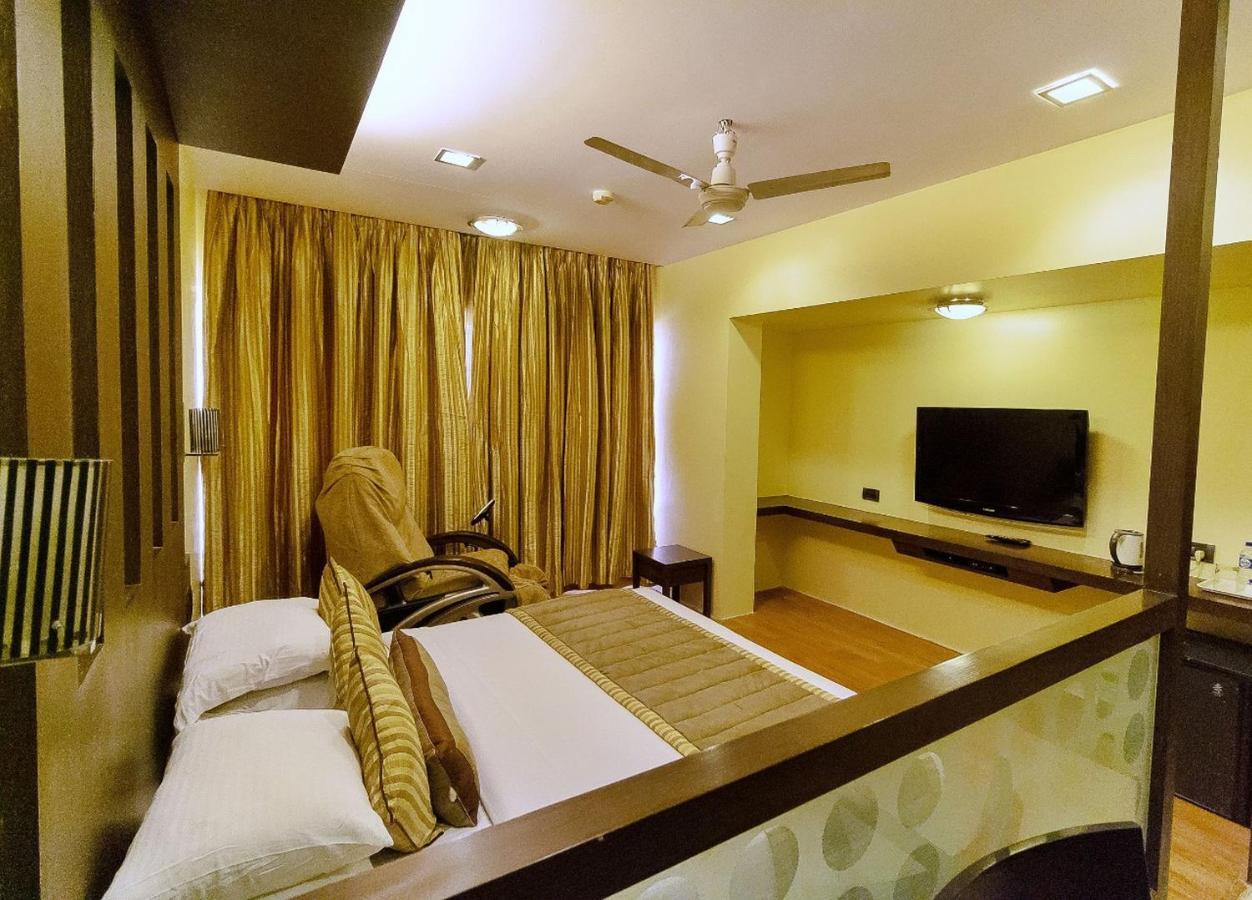 Hotel Silver Inn Mumbai Exteriör bild
