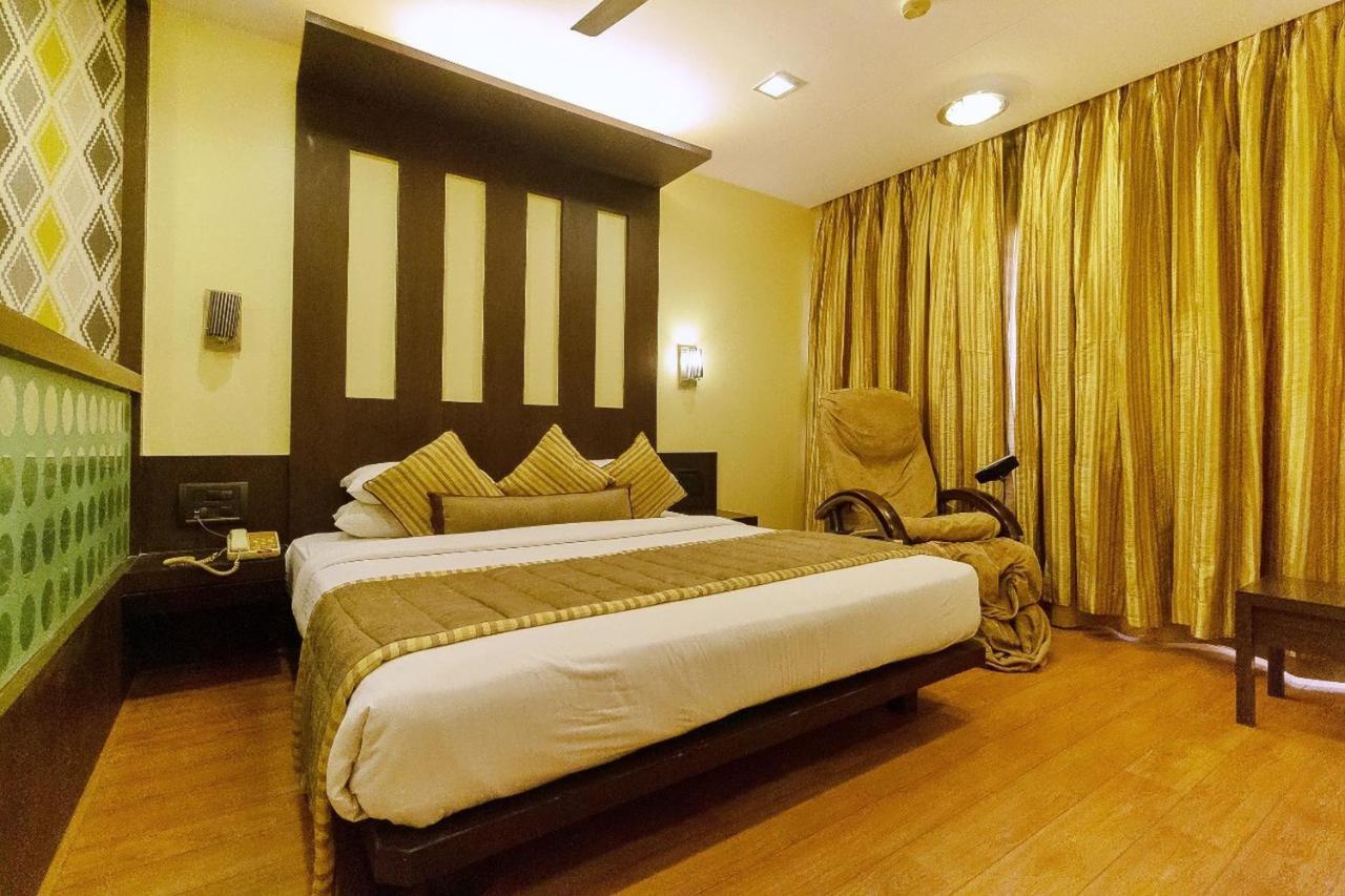 Hotel Silver Inn Mumbai Exteriör bild